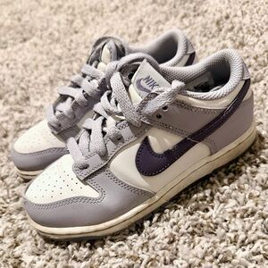 Nike Dunk Low Kids Sneakers in Gray